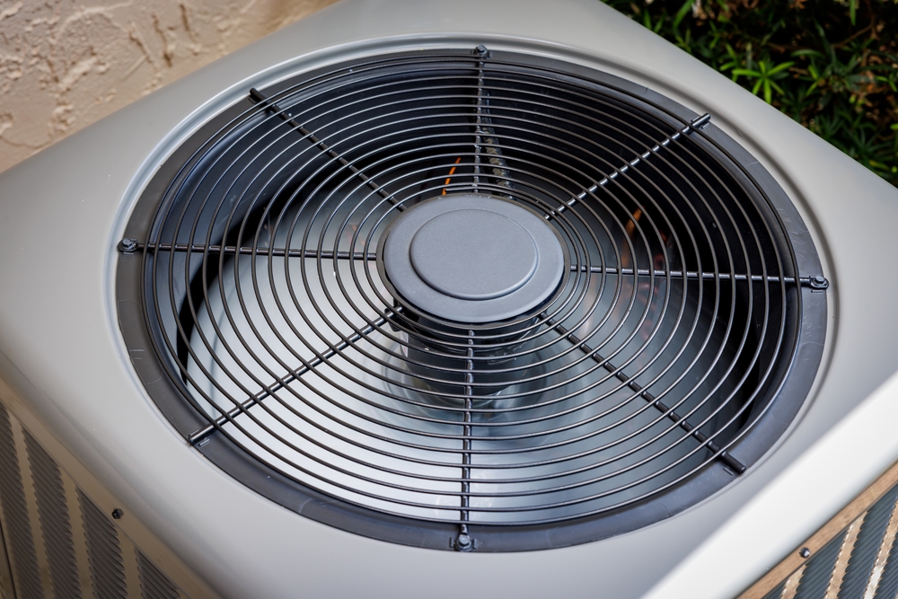 Should You Leave Your AC Fan Running 24/7?